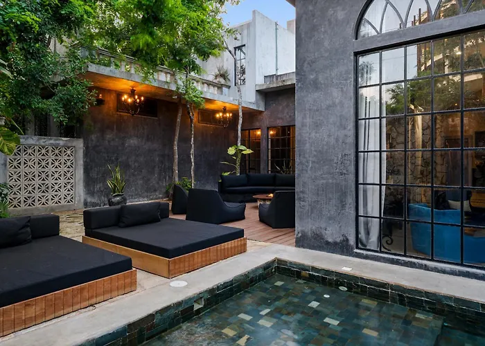 Pousada Casa Halo - Mansion, Nightclub, Pool, Sonos, Gated, Staff