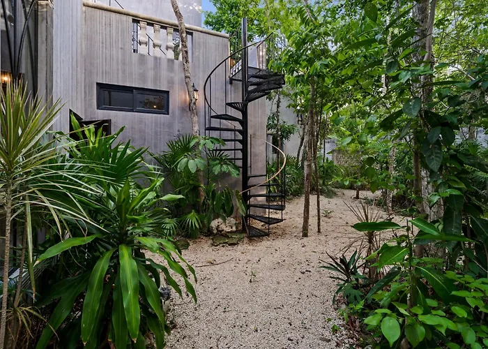 Casa Halo - Mansion, Nightclub, Pool, Sonos, Gated, Staff Pousada