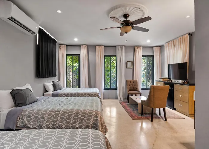 Casa Halo - Mansion, Nightclub, Pool, Sonos, Gated, Staff Pousada *