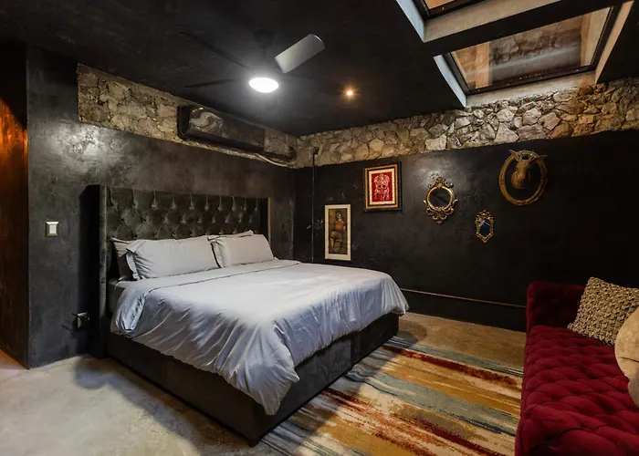 Casa Halo - Mansion, Nightclub, Pool, Sonos, Gated, Staff Pousada *