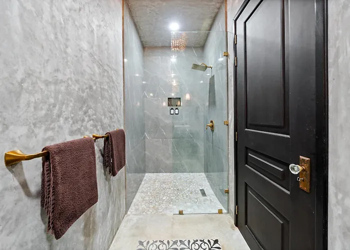 Pousada Casa Halo - Mansion, Nightclub, Pool, Sonos, Gated, Staff *