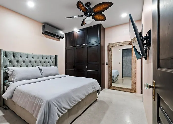Casa Halo - Mansion, Nightclub, Pool, Sonos, Gated, Staff Pousada *