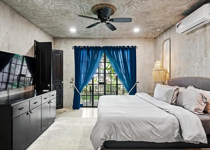 Casa Halo - Mansion, Nightclub, Pool, Sonos, Gated, Staff Pousada *