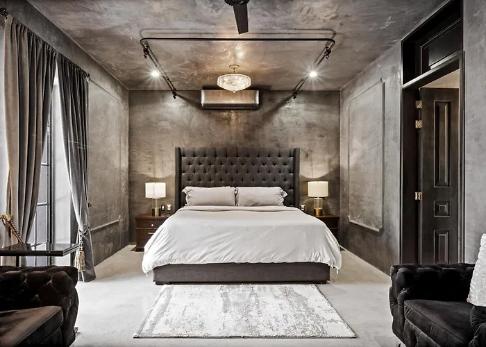 Casa Halo - Mansion, Nightclub, Pool, Sonos, Gated, Staff Pousada
