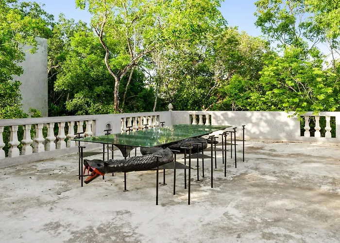 Casa Halo - Mansion, Nightclub, Pool, Sonos, Gated, Staff *