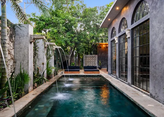 Casa Halo - Mansion, Nightclub, Pool, Sonos, Gated, Staff *