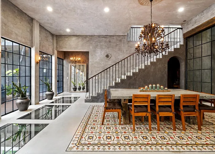 Casa Halo - Mansion, Nightclub, Pool, Sonos, Gated, Staff
